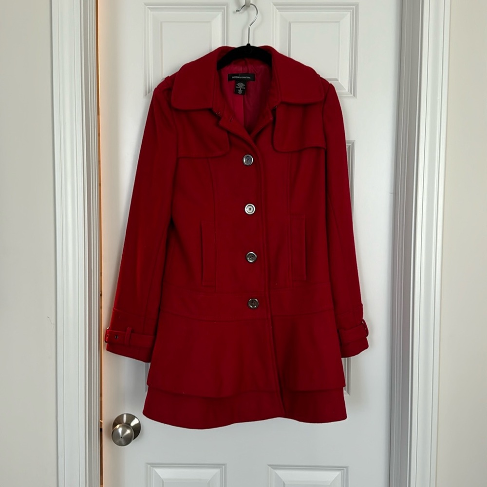 Moda international women’s red peacoat in small